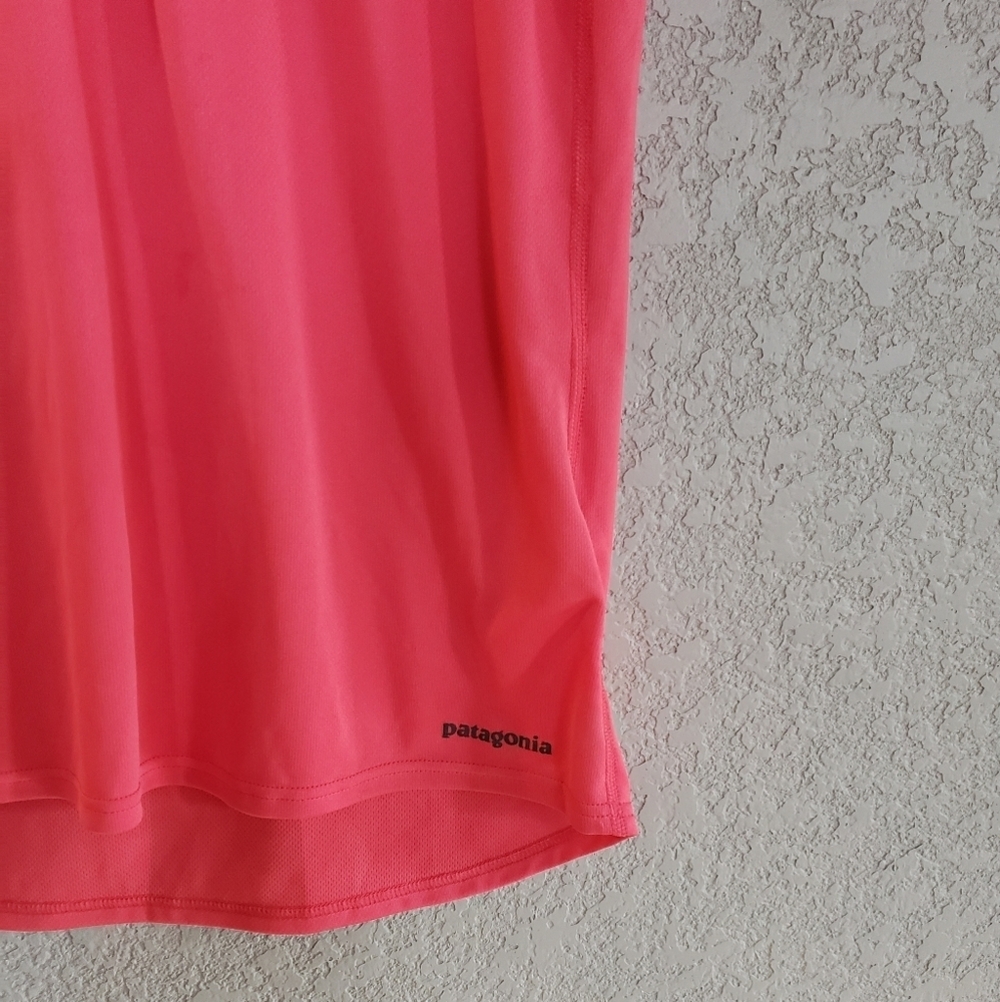 Patagonia tee salmon color size S. - Picture 3 of 5